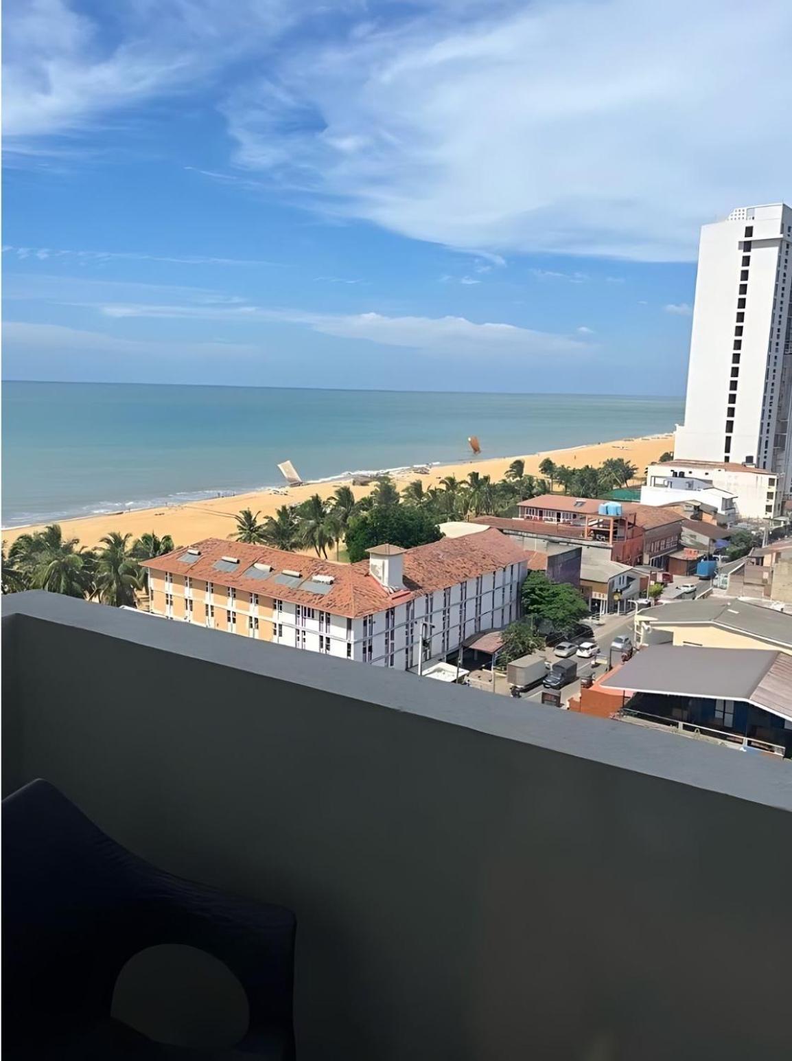 Negombo Ocean Breeze - Bliss On The Beach Luxury Apartments By Serendib Vacation Экстерьер фото
