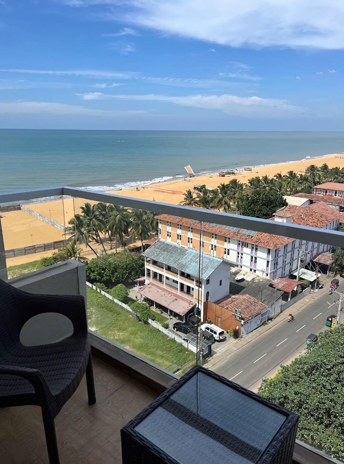Negombo Ocean Breeze - Bliss On The Beach Luxury Apartments By Serendib Vacation Экстерьер фото