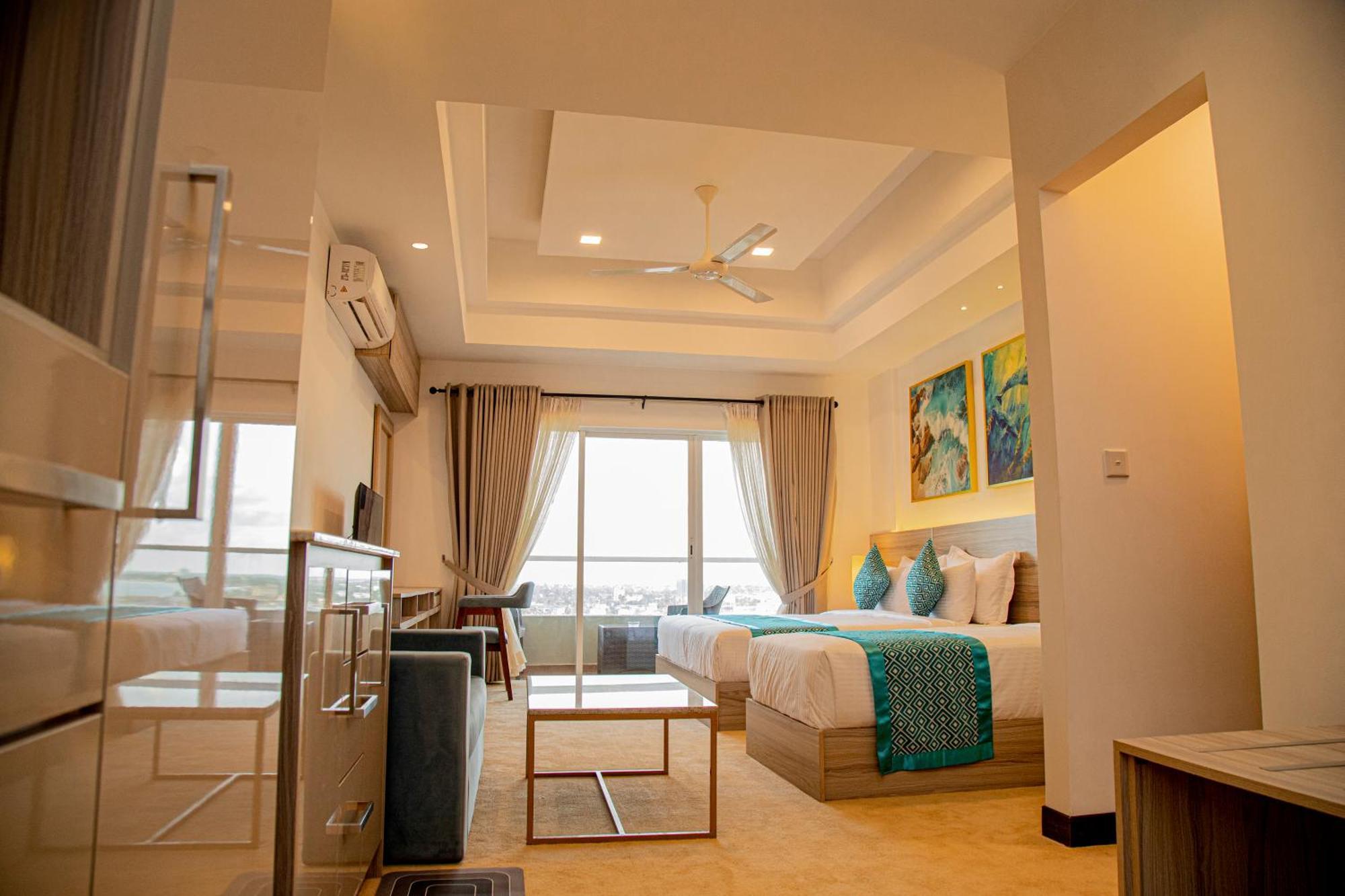 Negombo Ocean Breeze - Bliss On The Beach Luxury Apartments By Serendib Vacation Экстерьер фото